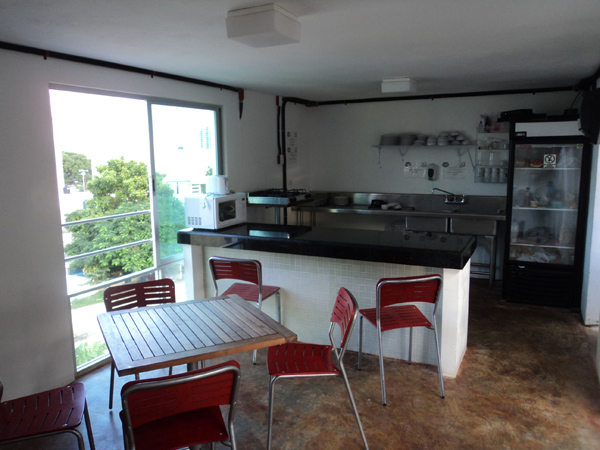 Hostel Mundo Joven Cancun Kitchen