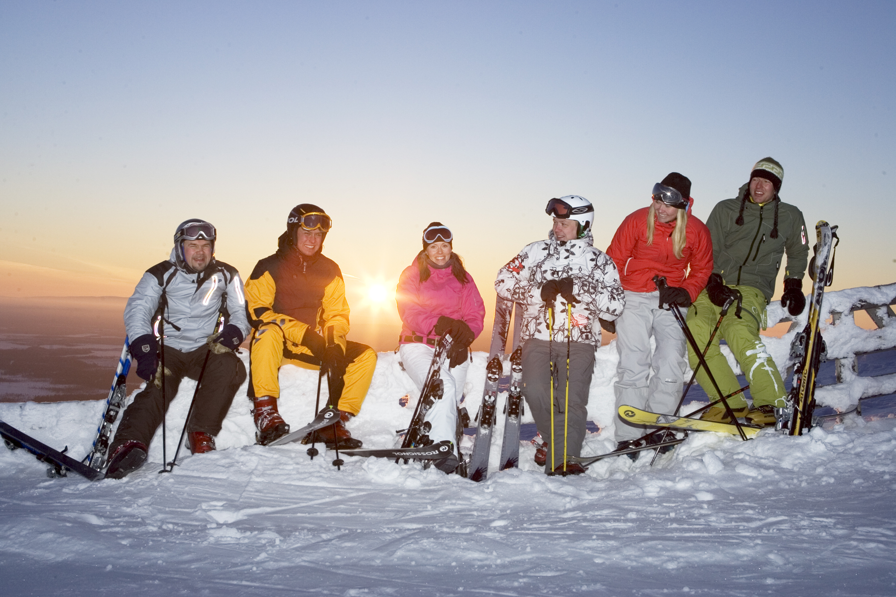 Finland_Lapland_Levi_Hostel-Hullu-Poro_skiing