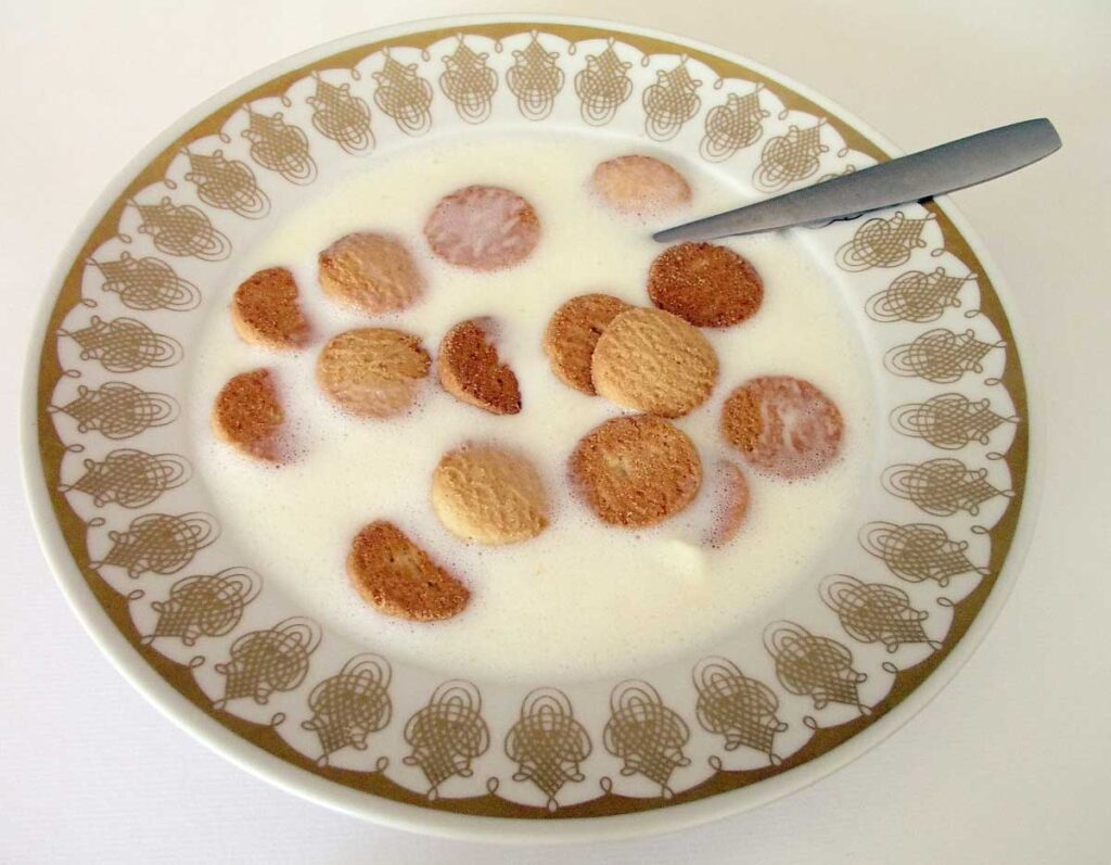 Koldskål with Biscuits