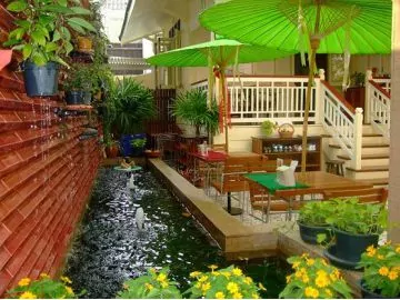 baan dinso hostel garden