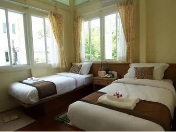 baan dinso hostel room