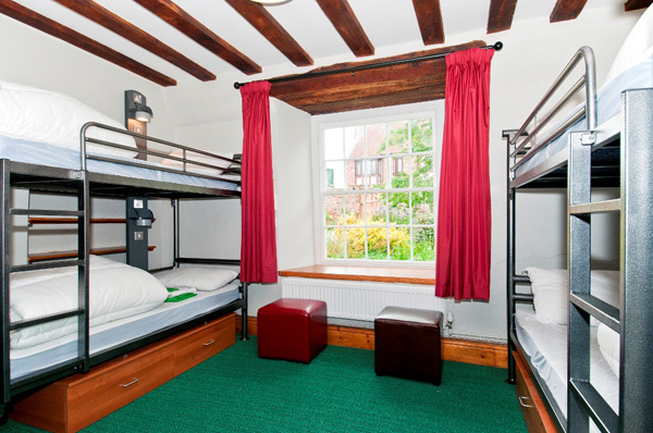 YHA Beverley Friary bedroom