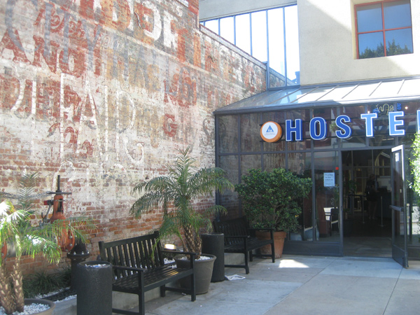 Santa Monica - Hostel Entrance