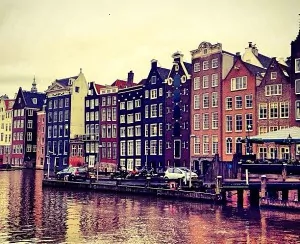 315486_639139774467_1211236007_n