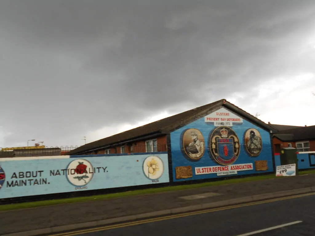 Political wall murals Belfast