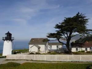 img45976-Exterior-of-HI---Montara---Point-Montara-Lighthouse