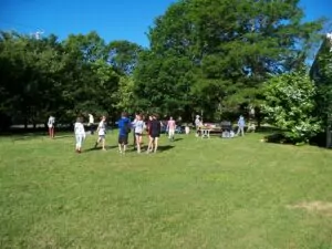 img31809-Children-enjoying-a-BBQ-at-HI-Martha's-Vineyard