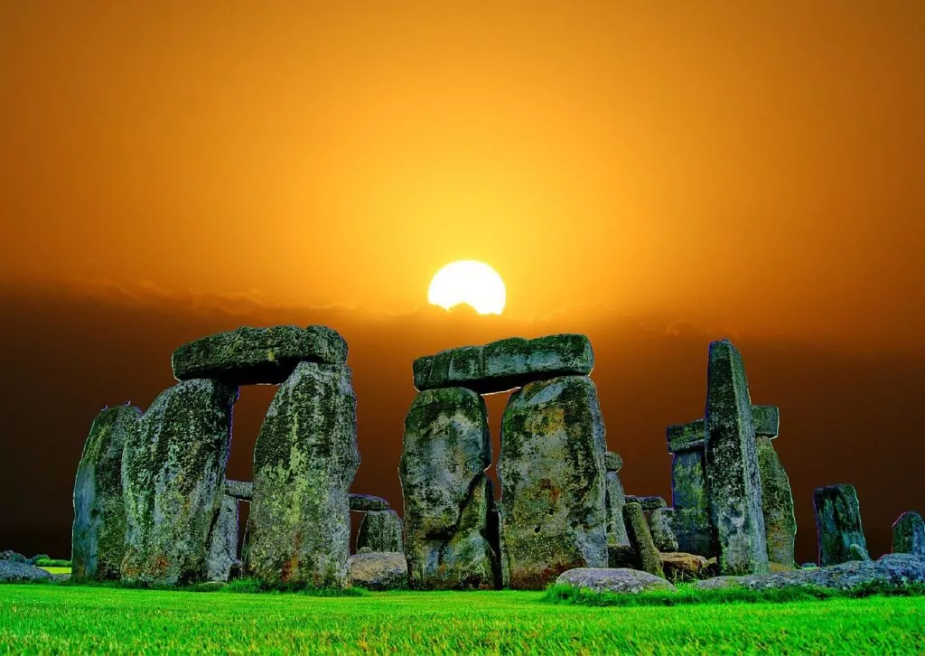 stonehenge-741482_1280