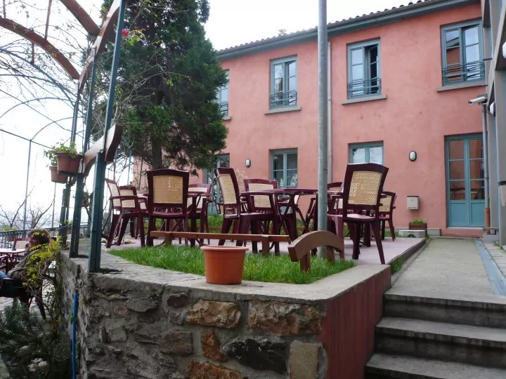 img37673-Exterior-terrace-of-the-Lyon-Hostel-in-France