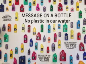 004 - Message on a bottle, no plastic waste in our water
