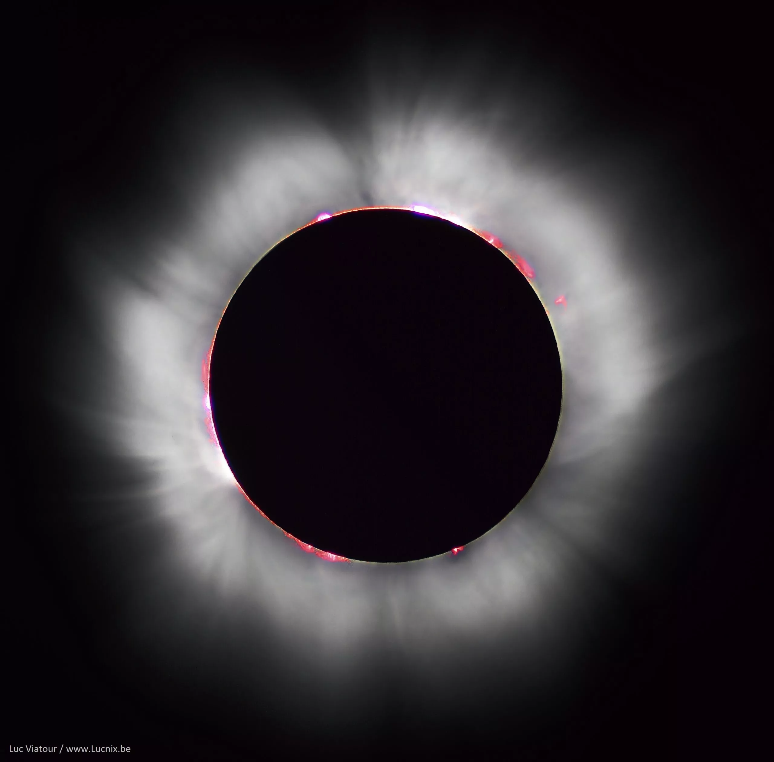 whoa, that eclipse is amazing!