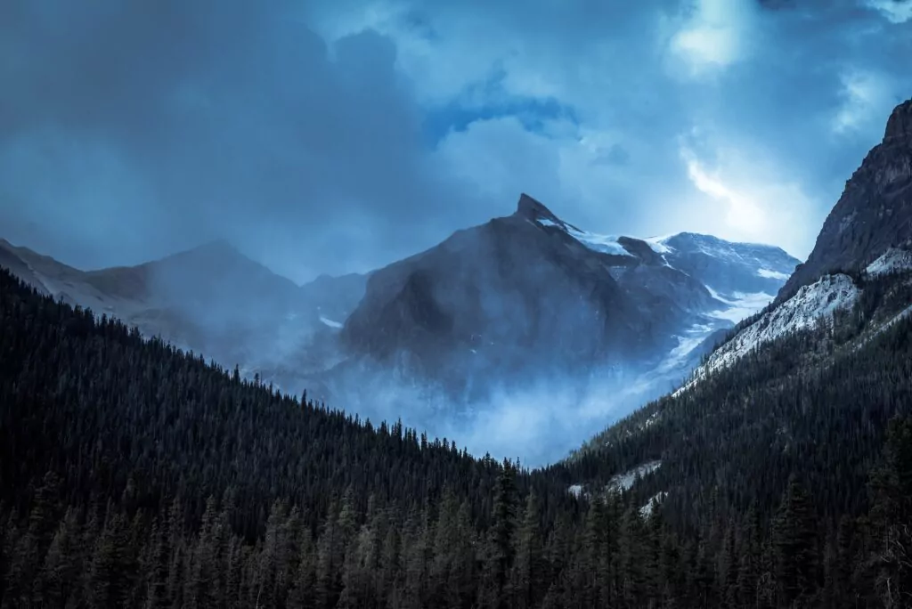 Misty, moody mountains Yoho Nat'l Park